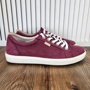 ECCO Soft 7 Sneakers Womens Size 7.5 Burgundy Red Nubuck Leather Casual Shoes